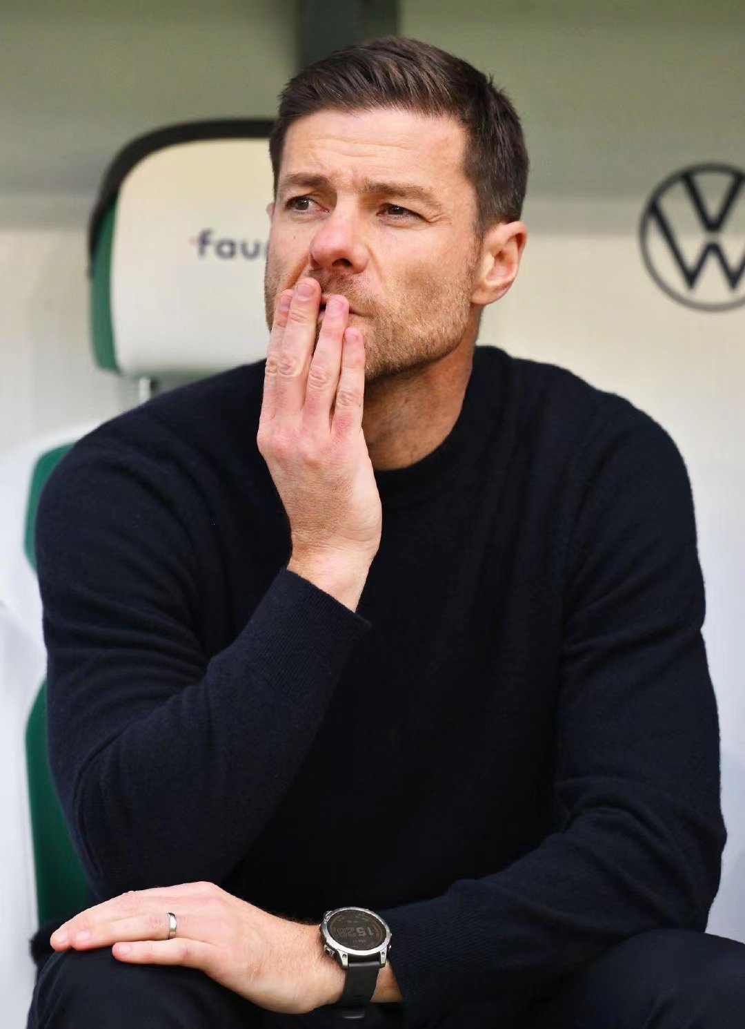 Alonso, de helderste ster in de Bundesliga, is een onsterfelijke legende, van speler tot coach